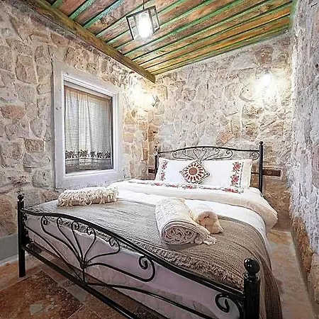 Aysel House 3*