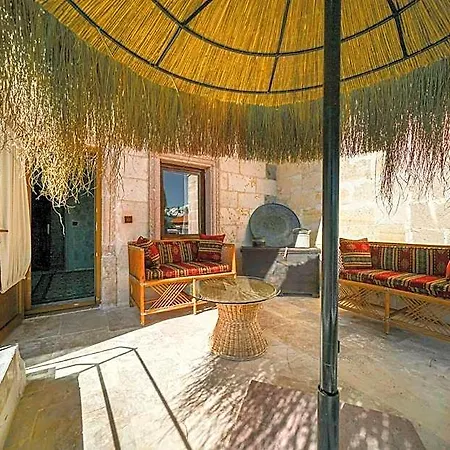 Aysel House